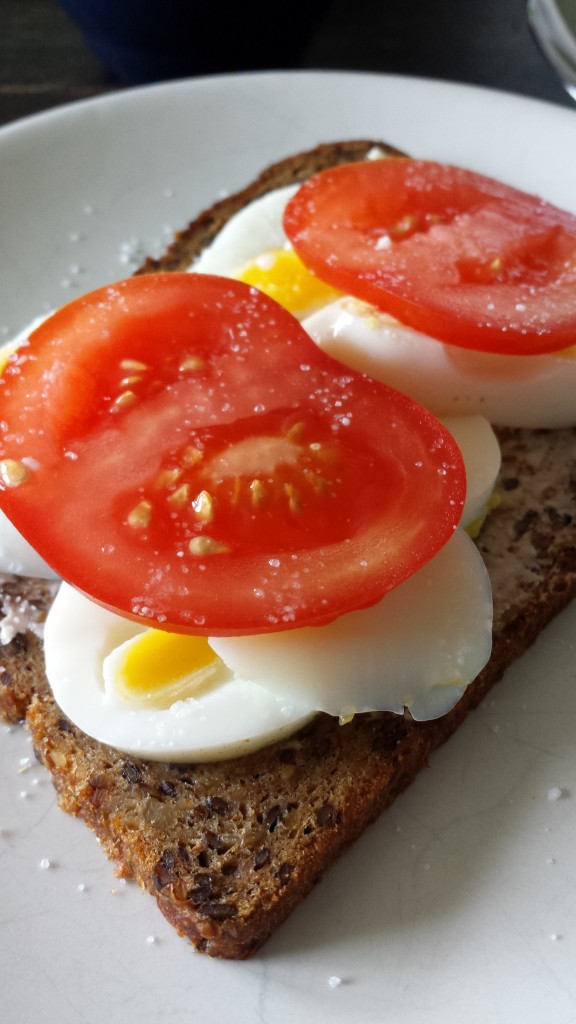 ägg och tomatmacka